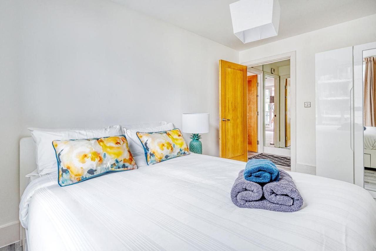 Riverside 2-Bedroom Apartments Londres Extérieur photo