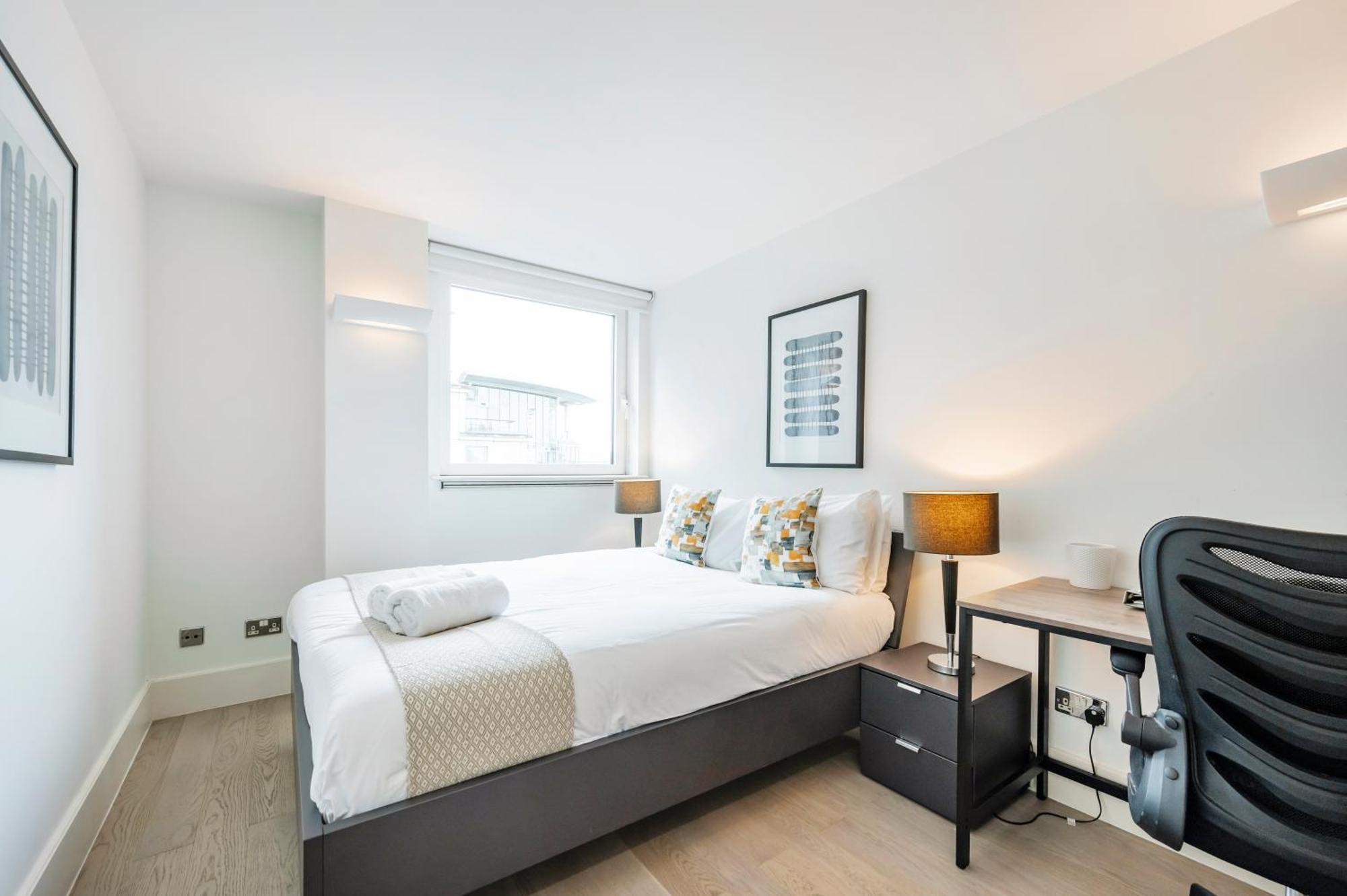 Riverside 2-Bedroom Apartments Londres Extérieur photo